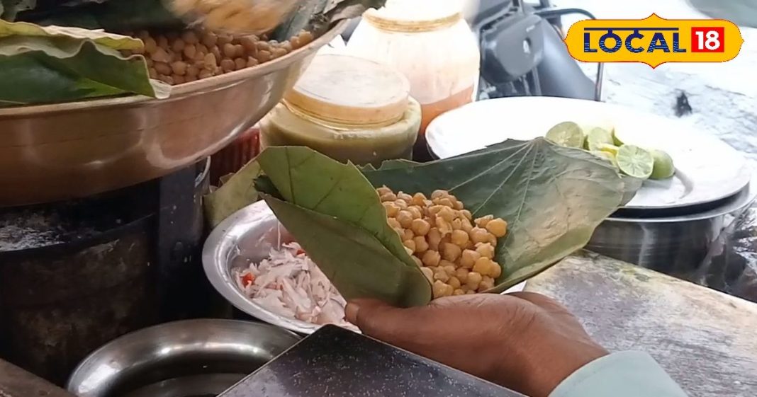 Dehradun Food: देहरादून में चटपटे छोले और बटर कुलचे परोस रहे मोनू, पूर्व सांसद भी स्वाद के मुरीद