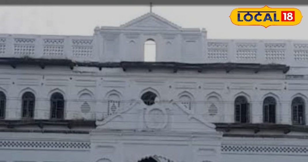 पैलेस निर्माण में किसने निभाई महत्वपूर्ण भूमिका आंगन में लगी है कचहरी जाने..