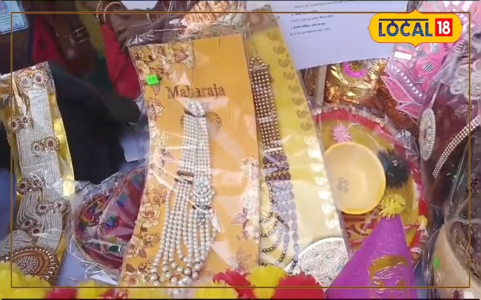 Earning Rs 5 thousand daily by selling Sehra and Turban in Lagna, making all the items for Lagna for the last 8 years.