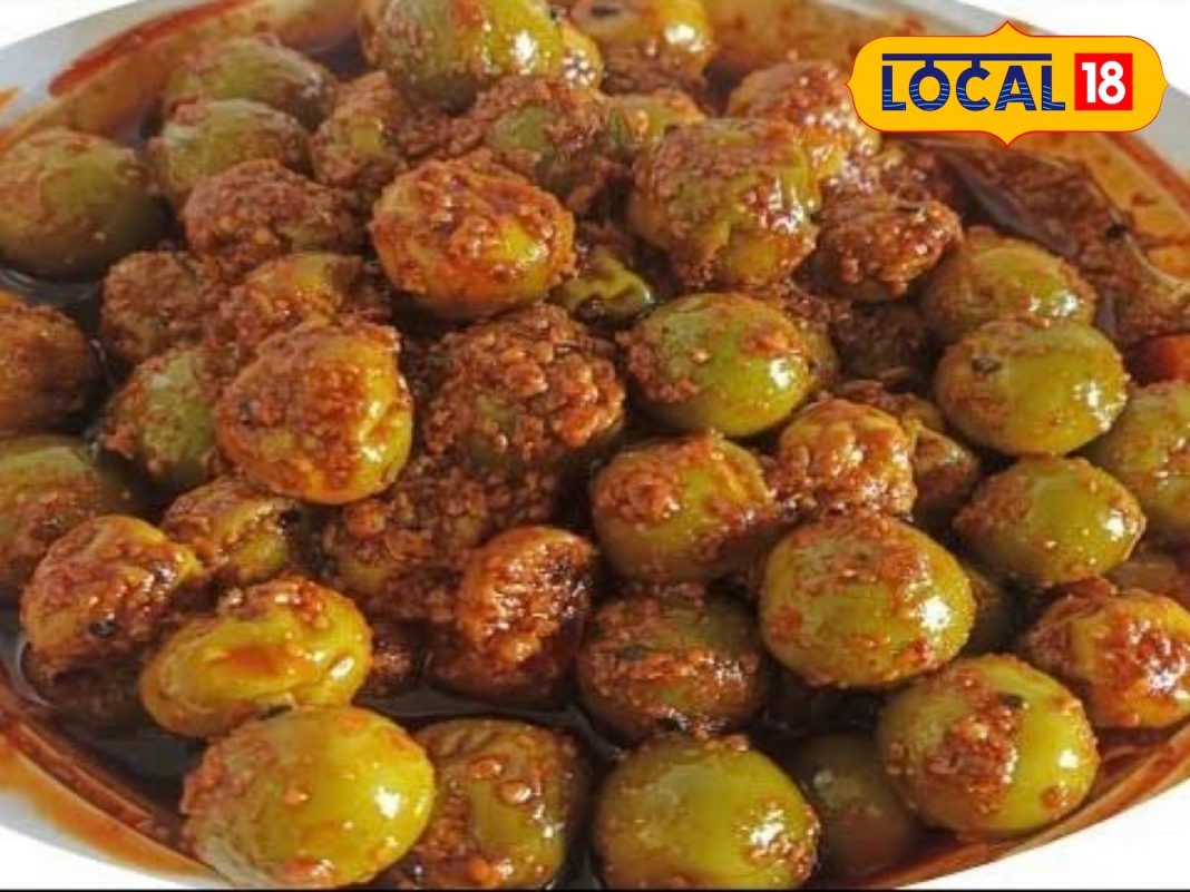 जंगली बेर के अचार की हो रही डिमांड, आदिवासी क्षेत्रों में बन रहा कमाई का जरिया