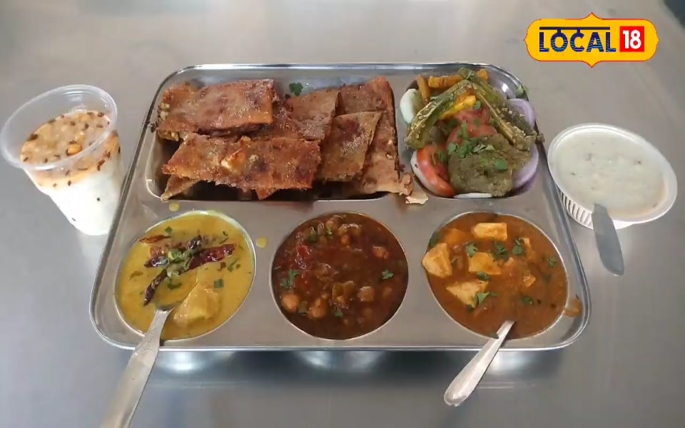 बाप रे! 140 किलो के तवे पर बनता है 450 रुपए वाला पराठा, 45 साल पुरानी दुकान का यूपी में जलवा, प्रेमी पराठे के नाम से मशहूर