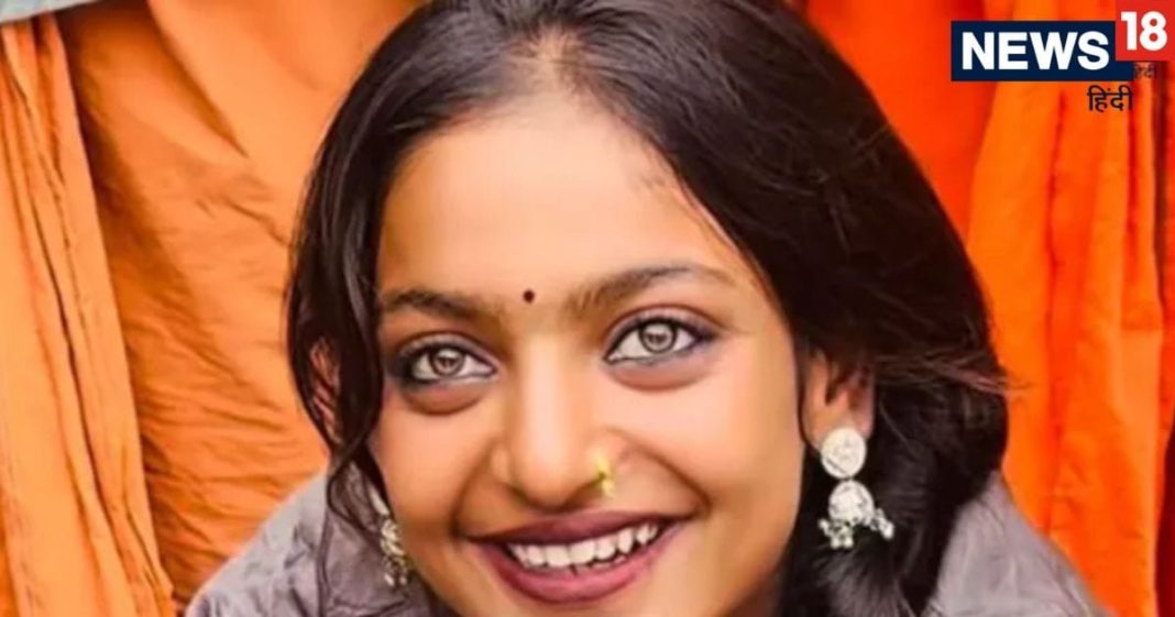 Mahakumbh Ki Monalisa: इन ग्रहों ने दिलाई महाकुंभ में मोनालिसा को प्रसिद्धि, रातों रात बदल दी किस्मत! जानें कैसे हुई वायरल?