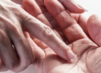 हाथों की रेखा से जानें किस्मत में संतान सुख है या नहीं? घर में कब गूंजेगी किलकारी? जानें हस्तरेखा विशेषज्ञ से