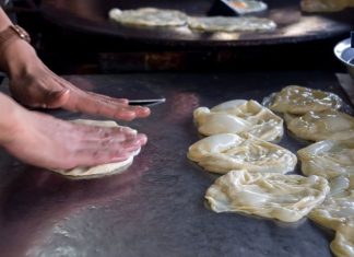 Vastu Tips: क्या रसोई की स्लैब पर रोटी बेलना सही है? आ सकती है घर में परेशानी! जानें वास्तु नियम