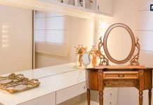 वास्तु टिप्स: बेडरूम में ड्रेसिंग टेबल किस दिशा में रखें?