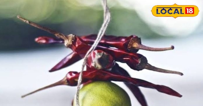 आज भी टोटकों में विश्वास करते हैं लोग, भाग्य बढ़ाने