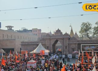 काशी विश्वनाथ में भक्तों ने दिल खोलकर चढ़ाया छप्पर फाड़ चढ़ावा, गिनते-गिनते थक गए लोग