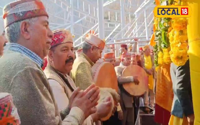 कुल्लू में एक-दो नहीं बल्कि 40 दिनों तक चलता है