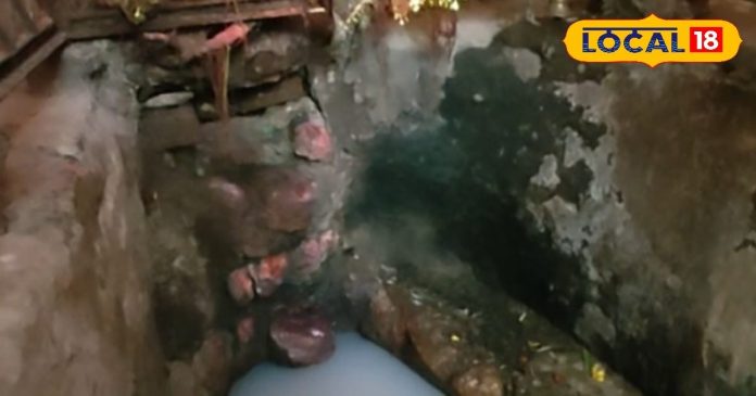 कैलाश से कम नहीं झारखंड का ये शिव मंदिर, मां