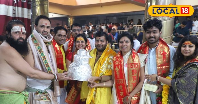 भक्तों ने महाकाल को दी ऐसी चमचमाती भेंट; हर कोई