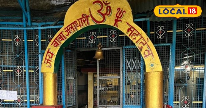 रहस्य या चमत्कार? इस मंदिर में टप-टप गिरता है जल,