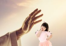 बच्चों में देखना है गजब के बदलाव? हर दिन आशीर्वाद में कहें 5 बातें, जीवन में होने वाले इसके फायदे आपको चौंका देंगे!