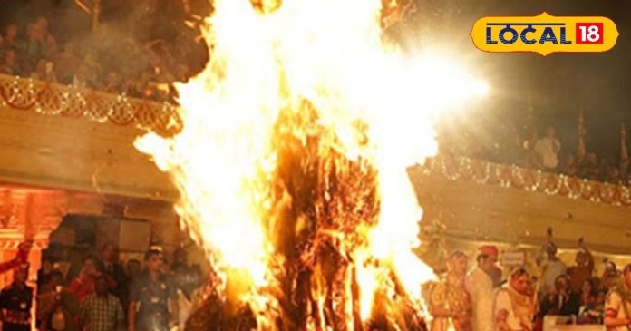 After Holika Dahan applying Holika ash on body gives relief