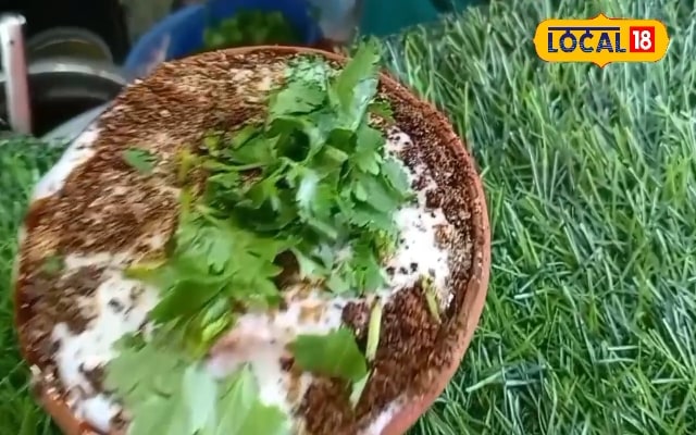 यूपी में यहां मिलता है मशहूर कुल्हड़ वाला दही वड़ा, स्वाद ऐसा कि बार-बार आने को हो जाएंगे मजबूर, जानें रेसिपी