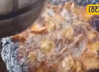 चित्रकूट के शुक्ला मिष्ठान भंडार के 5 रुपये वाले मशहूर समोसे.