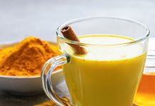 गर्मियों में हल्दी वाला दूध पीना चाहिए या नहीं? जानें एक्सपर्ट की राय