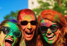 Happy Holi Wishes: होली आई है, ढेरों खुशियां लाई है… रंगों के त्योहार पर अपनों को भेजें ये शुभकामना संदेश