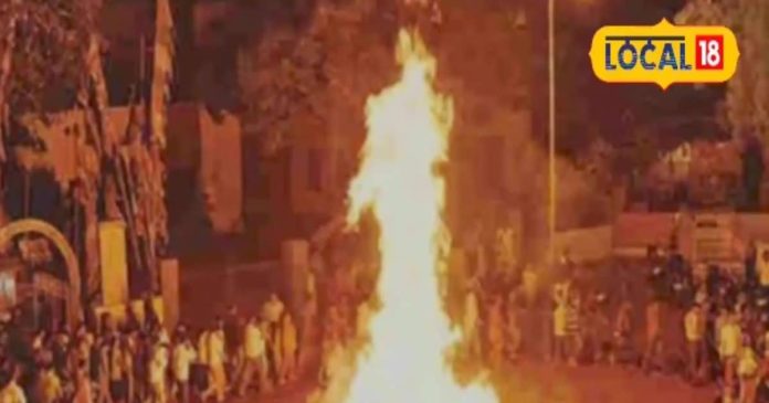 Holika Dahan 2025: होलिका दहन की लपटें देती है ये