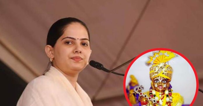 Jaya Kishori: कथा शुरू करने से पहले लड्डू गोपाल से