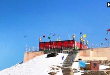 Mysterious Temple: हिमालय की चोटी पर स्थित चमत्कारी मंदिर, चार महीने की बर्फबारी में भी देवी की मूर्ति पर नहीं टिकती बर्फ