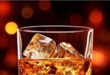 जान लीजिए व्हिस्की में मिलाएं कितना पानी, 99.9 फीसदी लोग नहीं जानते