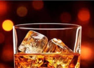 जान लीजिए व्हिस्की में मिलाएं कितना पानी, 99.9 फीसदी लोग नहीं जानते