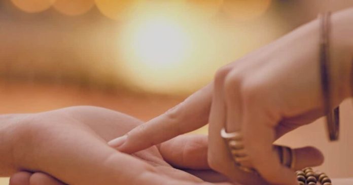 Palmistry Sign: सावधान! हथेली पर मौजूद ये चिन्ह आपको दे