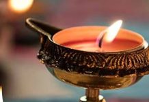 दीपक की बाती का पूरा जल जाने का क्या होता है मतलब? यहां जानिए शुभ या अशुभ किस बात का है ये संकेत!