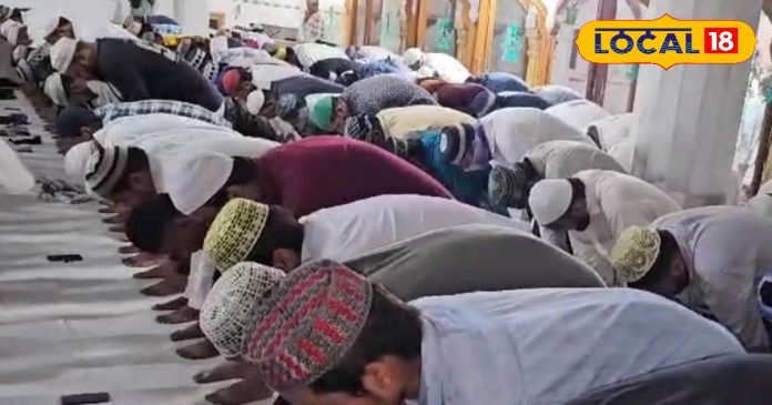 Ramjan Special: Ramadan worship is incomplete without Zakat and Fitra,