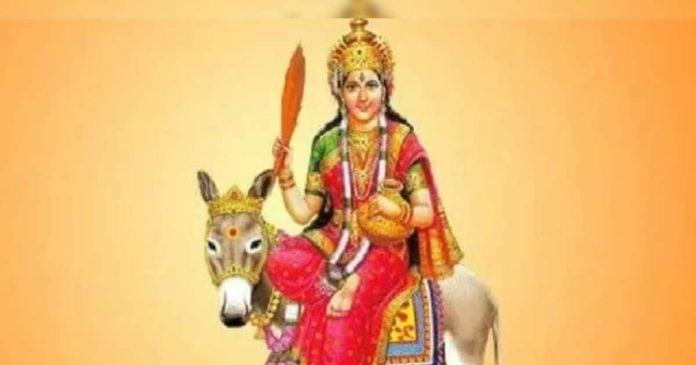 Sheetala Ashtami 2025: आज या कल? कब मनाई जा रही