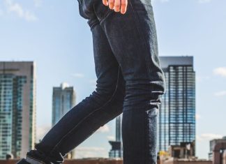 नंगे पैर वॉक करना ज्यादा फायदेमंद या जूते पहनकर घूमना? गलतफहमी को तुरंत करें दूर, मिलेंगे गजब के फायदे