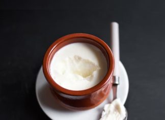 घर पर बाजार जैसा गाढ़ा दही जमाने के आसान तरीके