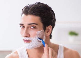 मर्दों को एक महीने में कितनी बार दाढ़ी बनानी चाहिए, रोज-रोज शेविंग करना नुकसानदायक? डॉक्टर से जानें सच