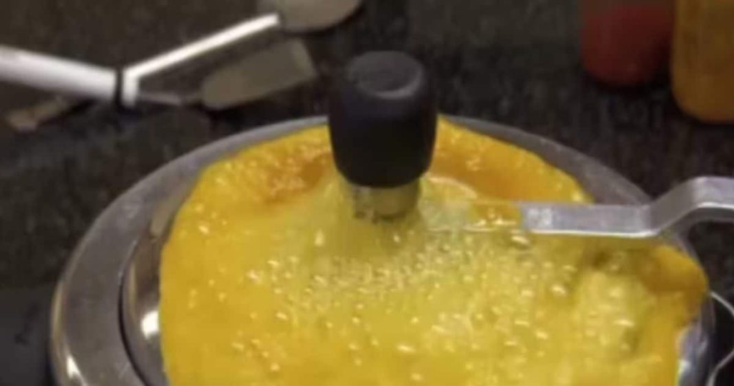 कुकर से बाहर निकल जाता है पानी? दाल बनाते समय अक्सर आपके साथ भी होता है ऐसा ही कुछ, फॉलो करें ये टिप्स गंदा नहीं होगा ढक्कन