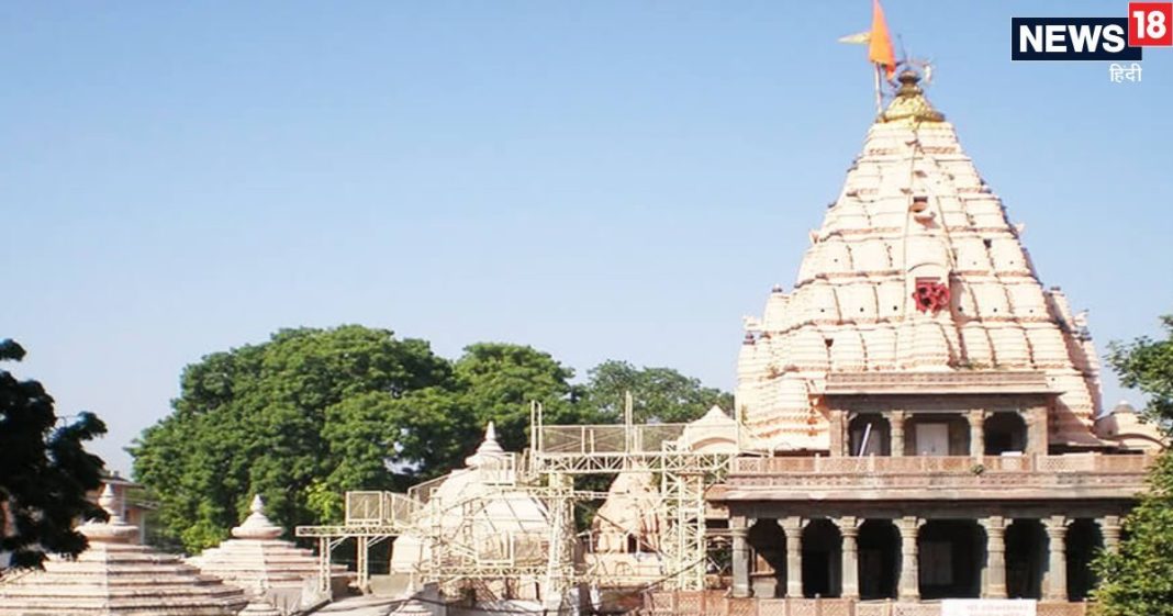 साल में सिर्फ एक दिन खुलता है उज्जैन का नागचंद्रेश्वर मंदिर, जानें पौराणिक कथा