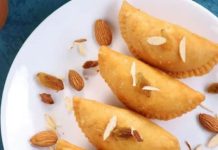 होली पर बनाएं सूजी की गुझिया, स्वाद ऐसा हो जाएंगे दंग, नोट कर लें रेसिपी