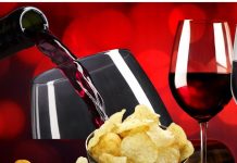 होली पर शराब के साथ न खाएं: चटपटी नमकीन, पनीर, पिज्जा, चना, चॉकलेट.