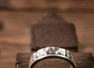 Chandi ke Fayde: चांदी का ये उपाय घर में लाएगा धन-दौलत, लंबी चली आ रही बीमारी में भी मिलेगा लाभ