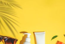 पहले सनस्क्रीन लगाएं या मॉइस्चराइजर? बिना कन्फ्यूज हुए पढ़ें ये आर्टिकल और जानें इसे लगाने का सही तरीका