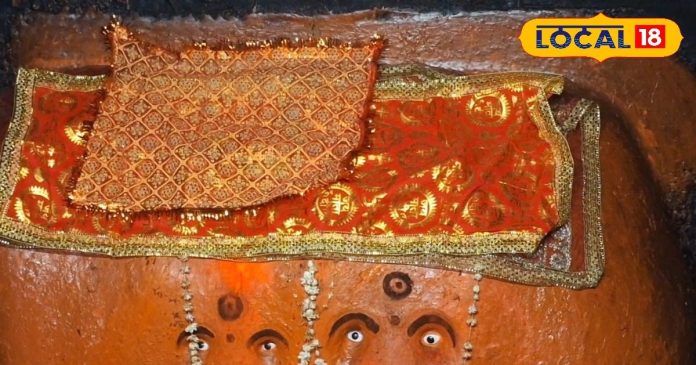 यहां दर्शन करने से भाग जाती हैं भूत-प्रेत जैसी साया,