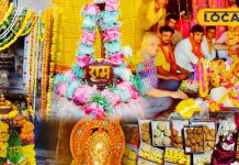 विशेष महाशिवरात्रि पर पहाड़ पर स्थित प्राचीन शिव मंदिर का होता है अद्भुत श्रृंगार, देखें Photos