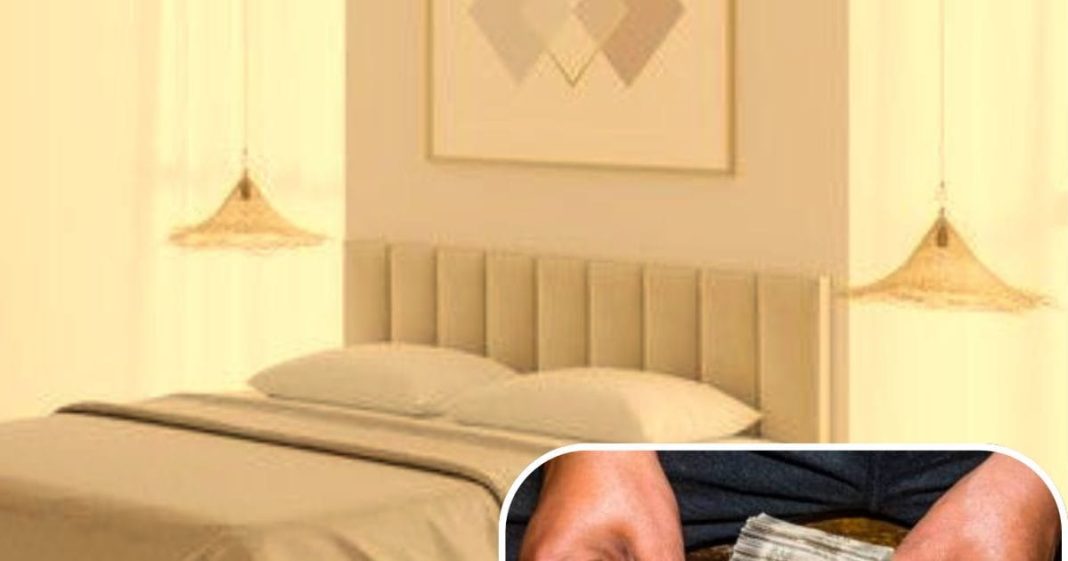 Astro Tips: बिस्तर के नीचे भूलकर भी ना रखें ये 3 चीजें, वरना रूठ कर चली जाएंगी मां लक्ष्मी