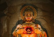 Hanuman Janmotsav 2025 : सबसे ज्यादा शक्तिशाली है हनुमान चालीसा की ये चौपाई, हर दुख-दर्द कर देती है दूर! कब और कैसे करें जाप?