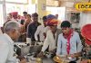 महज 5 रुपये में भरपेट खाना, भोजन में खिचड़ी, रोटी, तीन सब्जी और छाछ, खाने के लग जाती है भीड़
