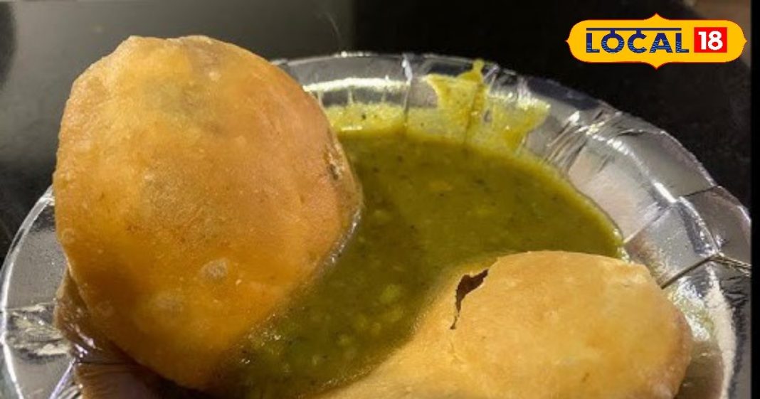 70 साल से कायम है इनकी कचौड़ी का जलवा, दूसरी पीढ़ी संभाल रही दुकान