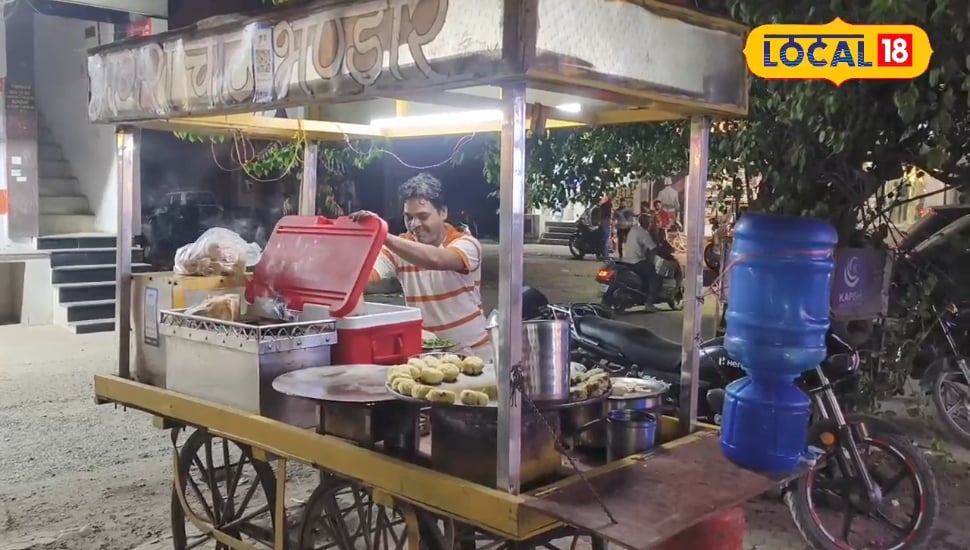 टिक्की, बताशे का ऐसा स्वाद कि भुला नहीं पाएंगे आप! यहां रोज लगती है ग्राहकों की लंबी लाइन