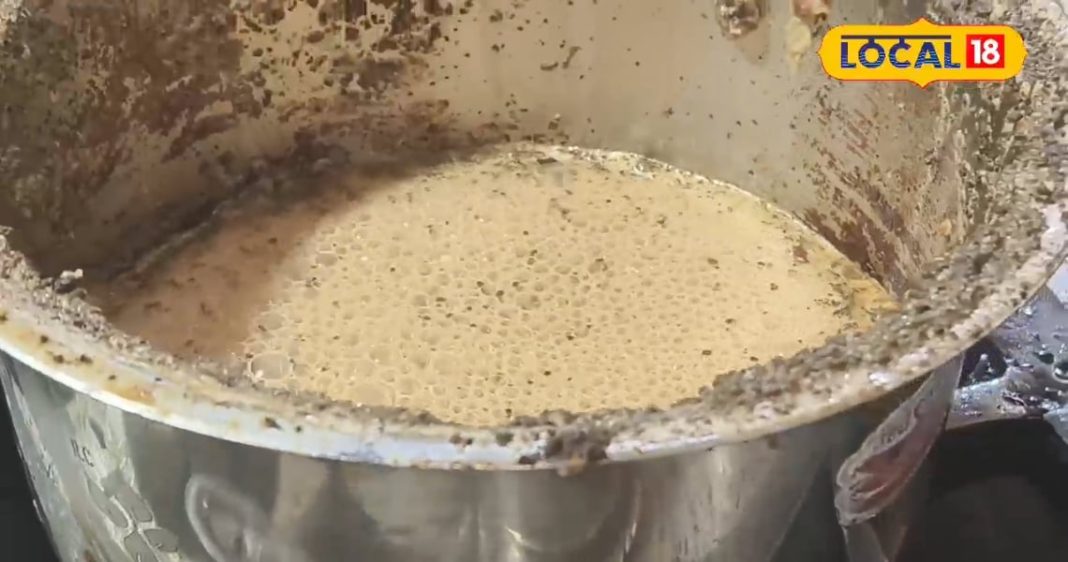 MNC में काम करने वाले से ज्यादा कमाता है ये चाय वाला! खास रेसिपी के दीवाने हैं लोग, रोज बिकते हैं 200 कुल्हड़!