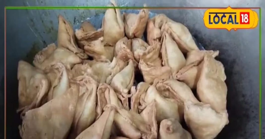 UP News: जुग्गी समोसा की दुकान के पनीर और मटर समोसे की खासियत