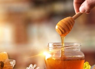 एक नहीं, दो नहीं… पूरे 15 वैरायटी, इस आयुर्वेद छात्र के प्योर शहद की विदेशों में जबरदस्त डिमांड