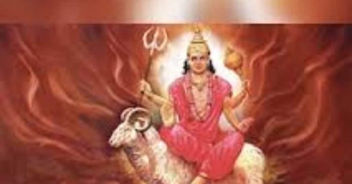 Mangal Ka Gochar: मंगल के गोचर का दुनिया पर पड़ेगा